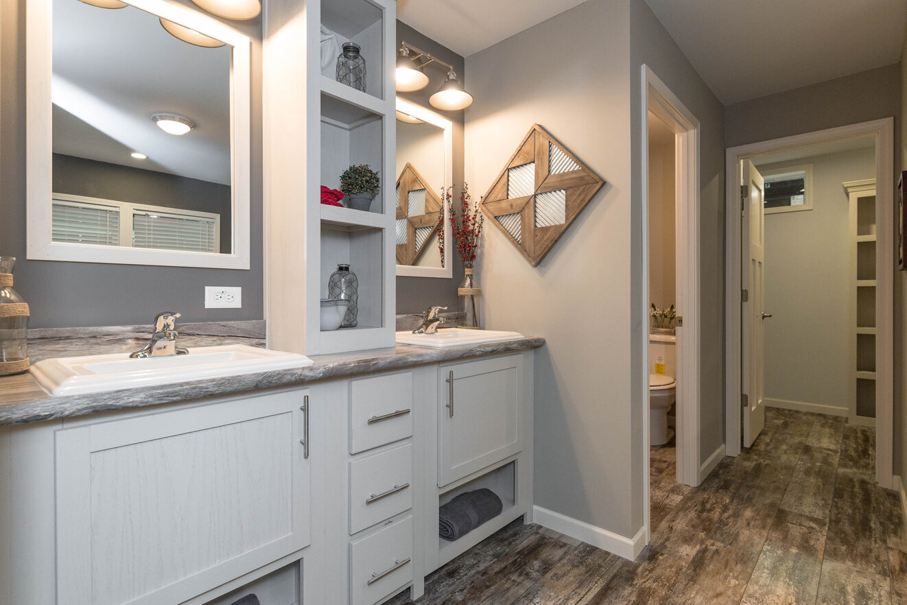 fairmont_masters_series_92602_pinehurst_modular_home_master_bath_1322_12
